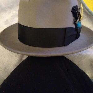 Men's Classic Gray Fedora with Feather Accent